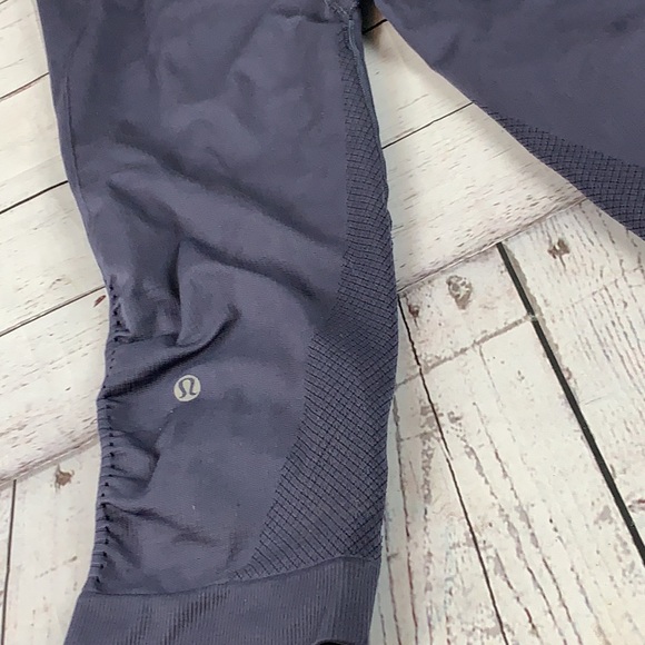 lululemon navy crop Capri ruched side leggings size 6 - Picture 4 of 12